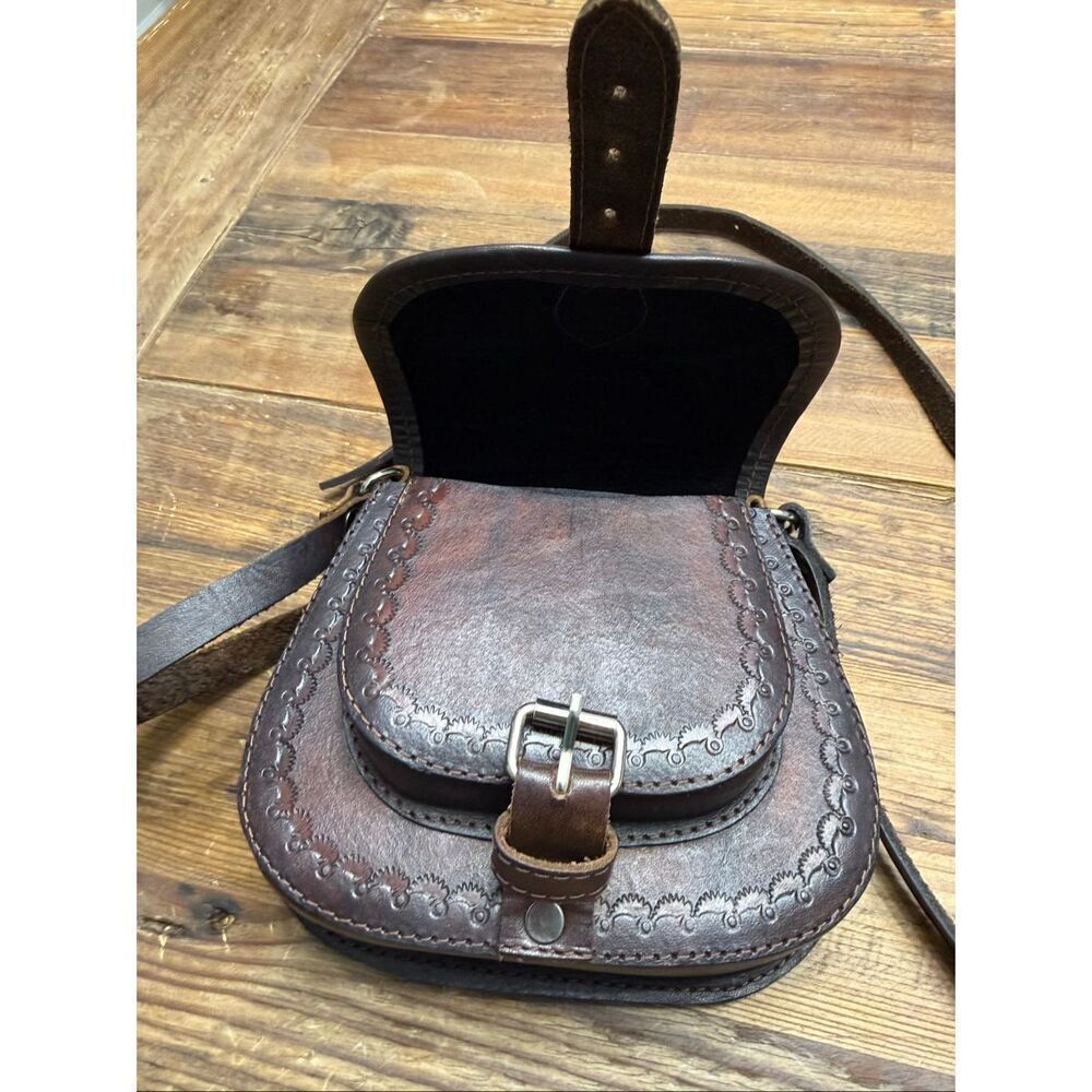Beautiful Handmade leather shoulder bag - Picture 9 of 16